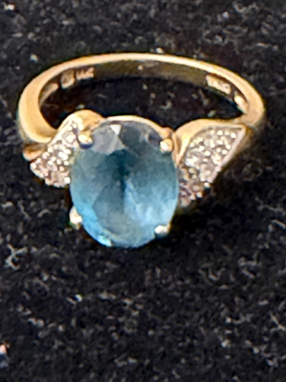 Beautiful solid 14k gold blue topaz ring